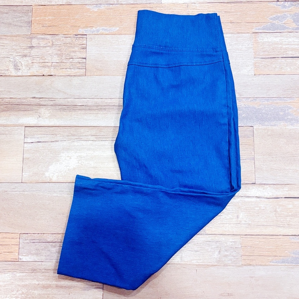 ANONYME SANS TOI Blue capri‎ pants